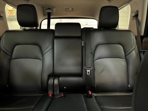 Used 2025 Nissan Pathfinder SL image 13