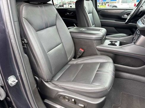 Certified 2024 Chevrolet Suburban RST RWD image 17