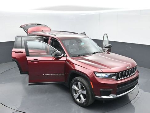Used 2022 Jeep Grand Cherokee L Limited AWD/4WD image 54
