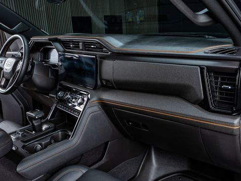 Used 2025 GMC Sierra 1500 AT4 w/ AT4 Premium Package image 17