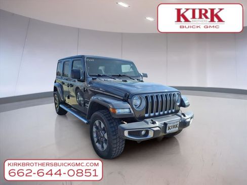Used 2018 Jeep Wrangler Unlimited Sahara image 4