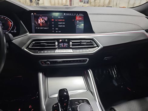 Certified 2023 BMW X6 xDrive40i w/ M Sport Package image 21