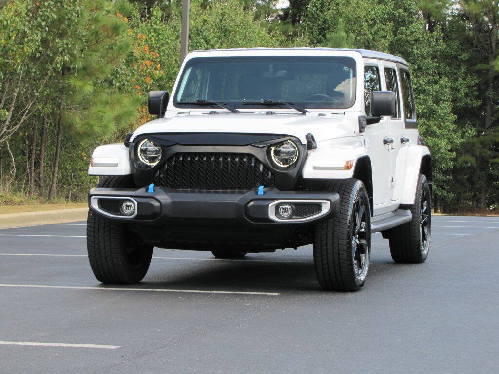 Used 2022 Jeep Wrangler Unlimited Sahara AWD/4WD image 8