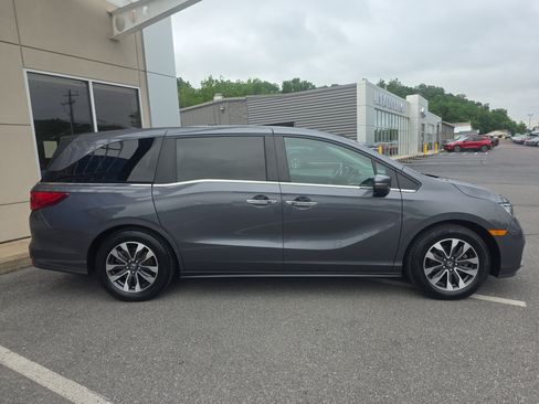 Used 2024 Honda Odyssey EX-L image 4