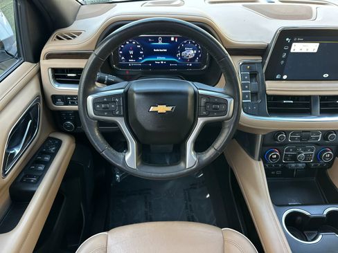 Used 2022 Chevrolet Tahoe Premier AWD/4WD image 17