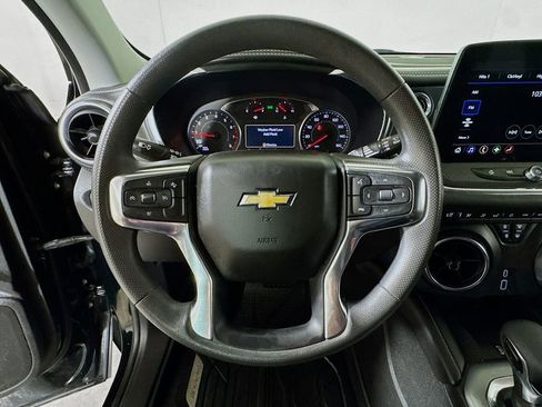 Used 2024 Chevrolet Blazer LT w/ Convenience Package FWD image 9
