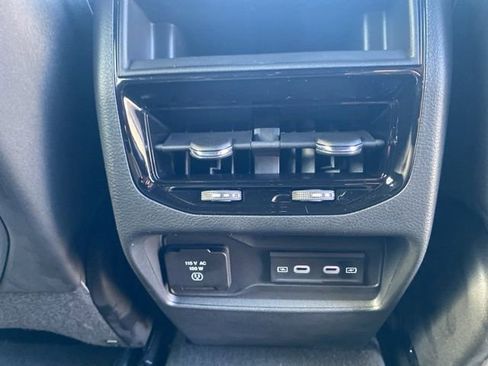 New 2026 Jeep Grand Cherokee Altitude image 30