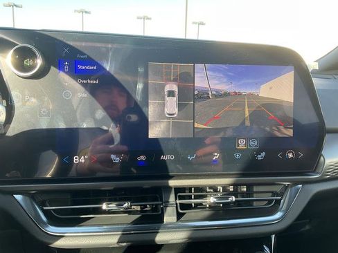 New 2026 Chevrolet Equinox EV LT image 20