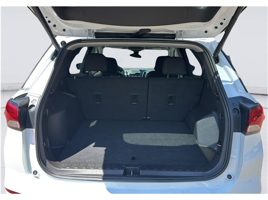 Used 2024 Chevrolet Equinox LT FWD image 15