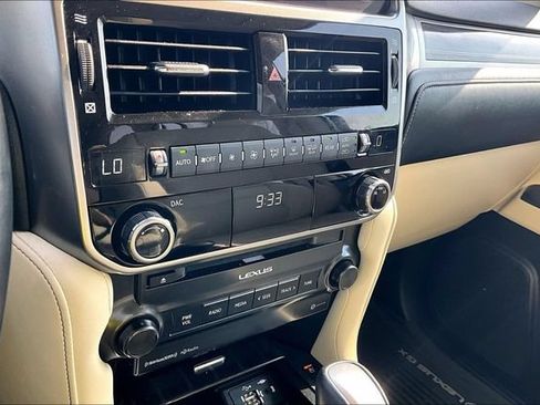 Used 2022 Lexus GX 460 Premium w/ Premium Package AWD/4WD image 30
