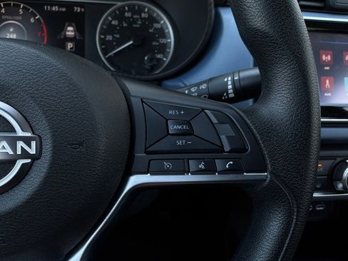 Used 2025 Nissan Versa SV FWD image 28