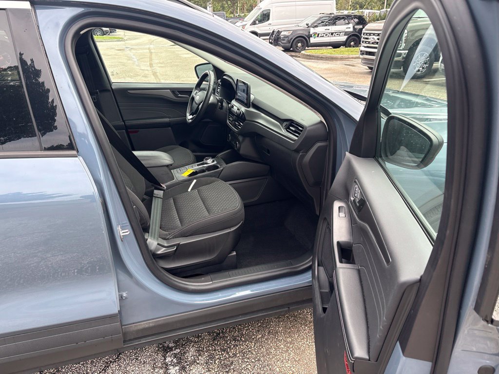Used 2023 Ford Escape Active w/ Cold Weather Package FWD image 5