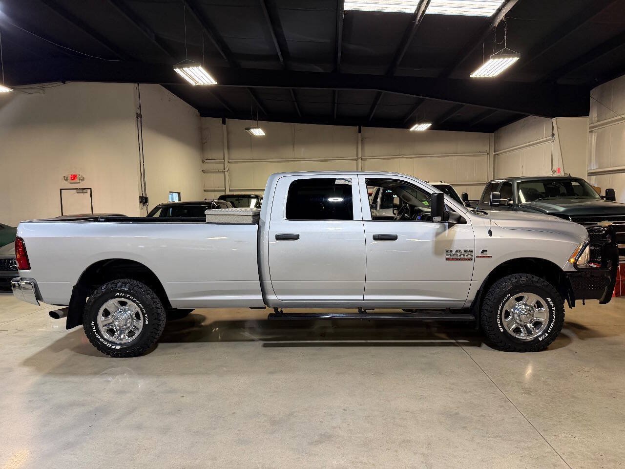 Used 2016 RAM 3500 Tradesman w/ Chrome Appearance Group AWD/4WD image 8