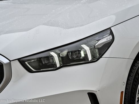 Used 2024 BMW 530i xDrive w/ Convenience Package image 11