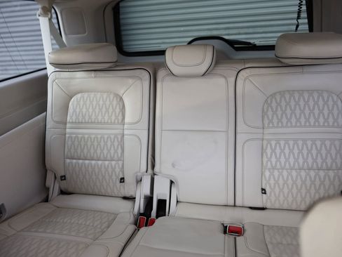 Used 2020 Lincoln Navigator L Black Label w/ Cargo Convenience Package image 38