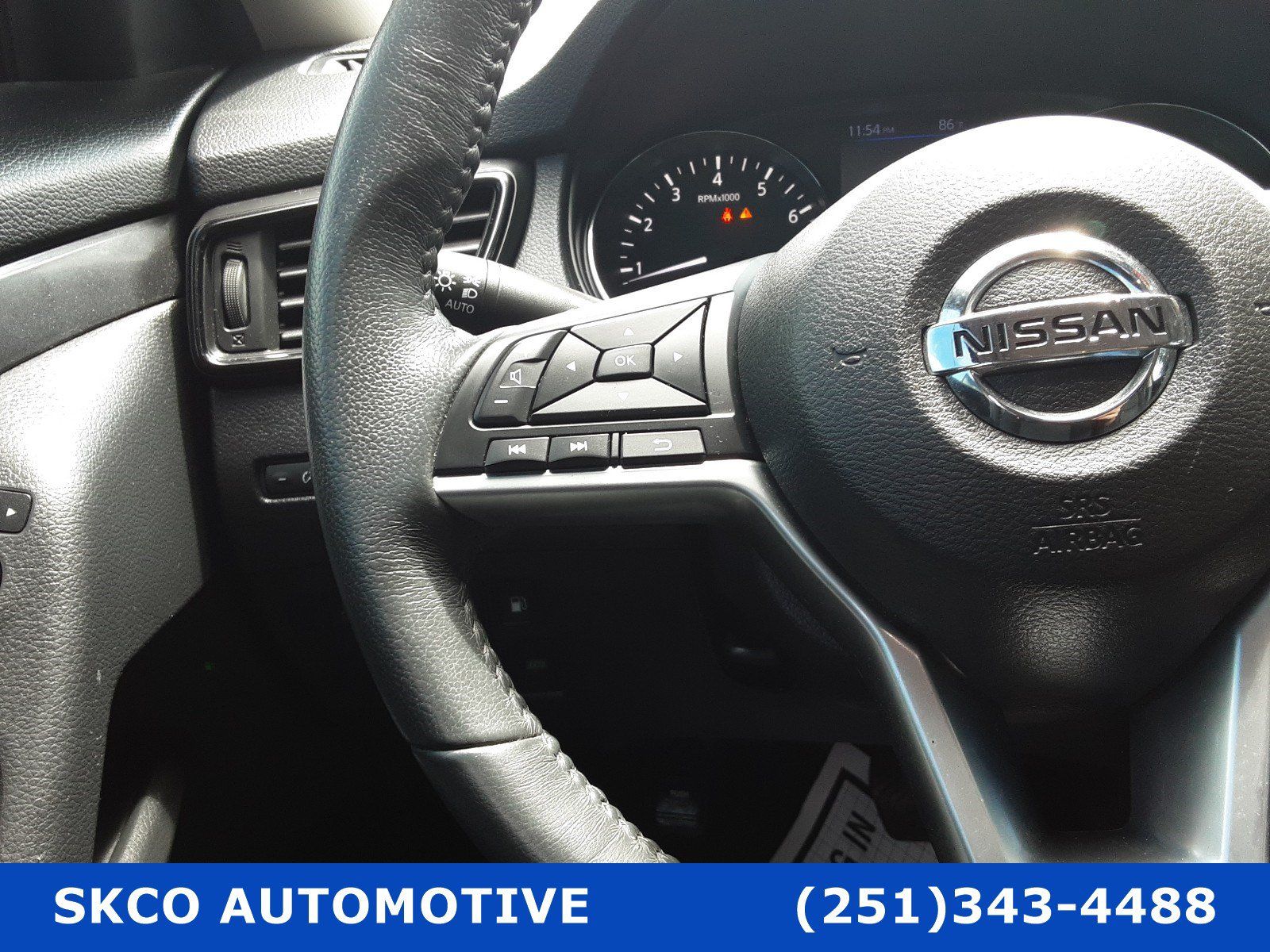 Used 2018 Nissan Rogue SV FWD image 19