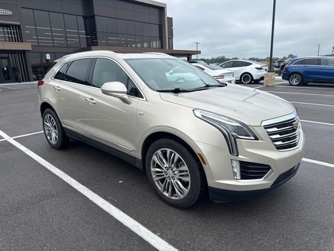 Used 2017 Cadillac XT5 Premium Luxury AWD/4WD image 5