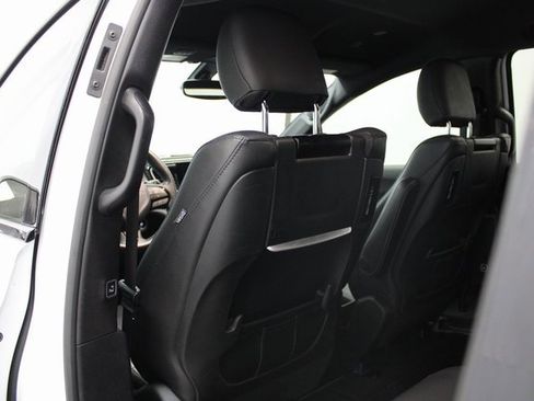 Used 2020 Chrysler Pacifica Touring-L Plus w/ S Appearance Package image 17