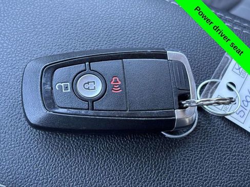 Used 2020 Ford Escape SE image 24