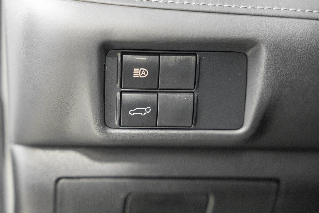 Used 2021 Toyota Highlander XLE AWD/4WD image 38