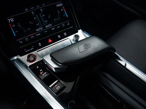 Used 2023 Audi e-tron S Premium Plus image 15