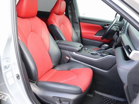 Used 2022 Toyota Highlander XSE image 10