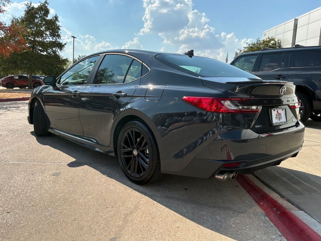 Used 2026 Toyota Camry SE FWD image 8