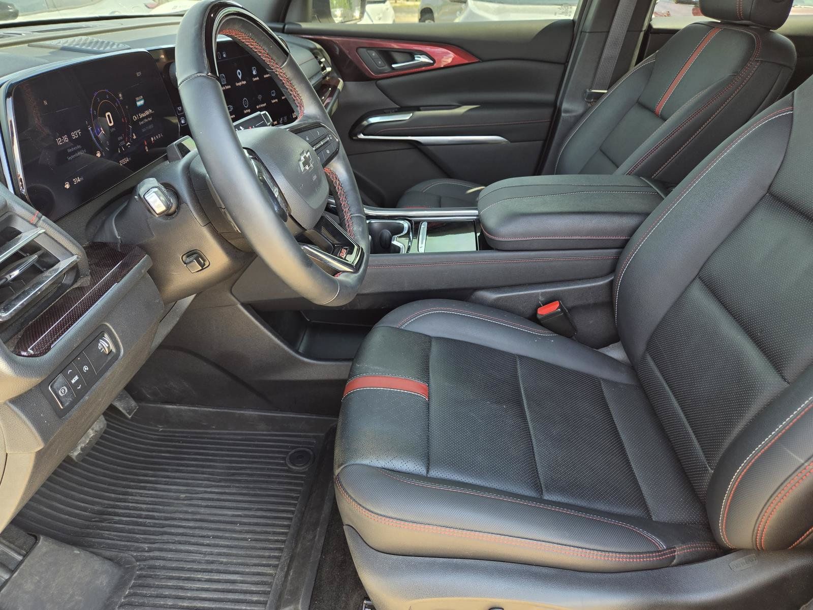 Used 2024 Chevrolet Traverse RS w/ LPO, Floor Liner Package FWD image 23