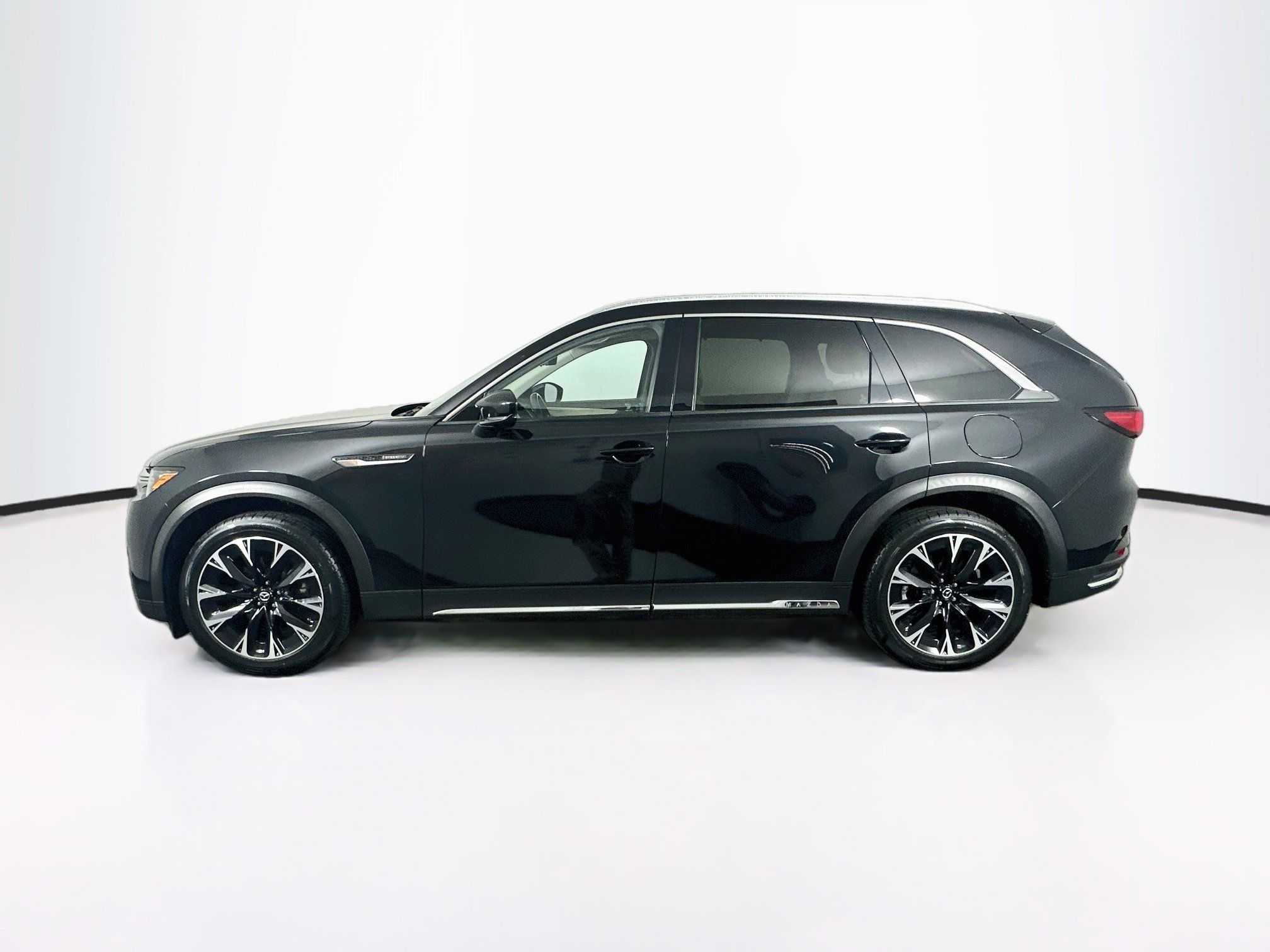 Used 2024 MAZDA CX-90 Plug-In Hybrid w/ Premium Pkg AWD/4WD image 4