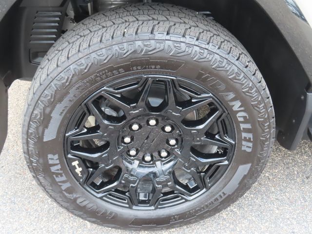 New 2026 GMC Hummer EV 4x4 Crew Cab w/ LPO, Sport Package image 18