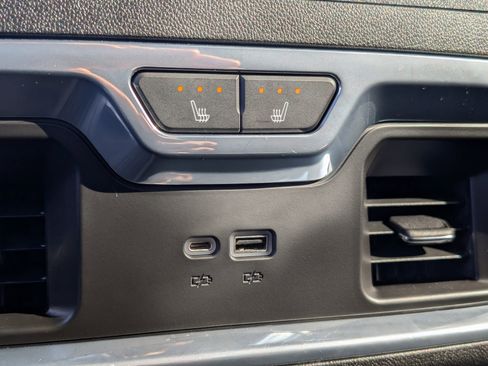 Used 2023 Chevrolet Silverado 1500 High Country w/ High Country Premium Package image 45