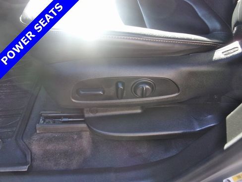 Used 2020 Chevrolet Traverse LT w/ LT Premium Package image 7