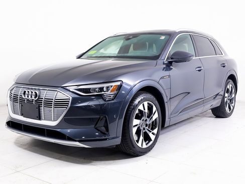 Used 2022 Audi e-tron Premium Plus image 1