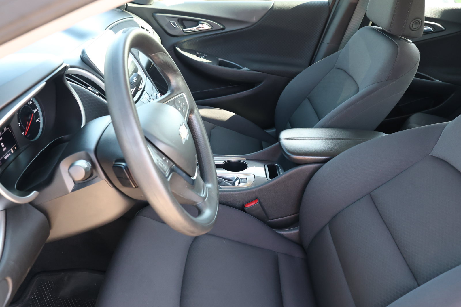 Used 2025 Chevrolet Malibu LT FWD image 14