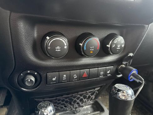 Used 2017 Jeep Wrangler Unlimited Sport w/ Quick Order Package 24S AWD/4WD image 26