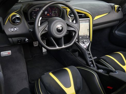 Used 2023 McLaren 720S Performance image 8