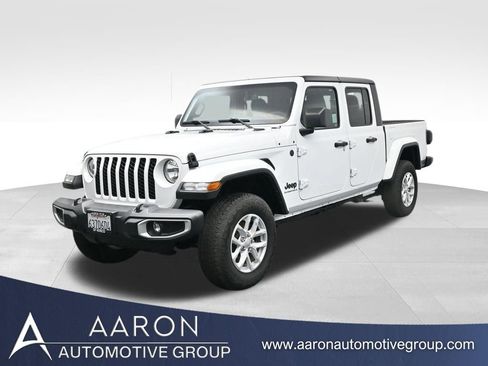 Used 2023 Jeep Gladiator Sport image 1