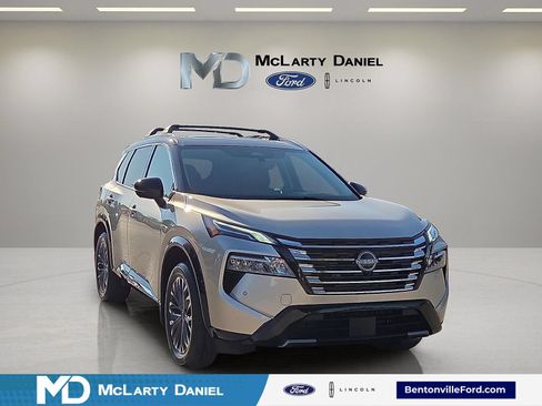 Used 2025 Nissan Rogue Platinum w/ Platinum Premium Package AWD/4WD image 1
