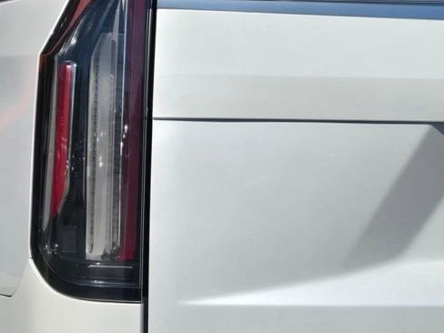 Used 2021 Cadillac Escalade Premium Luxury w/ Performance Package image 12