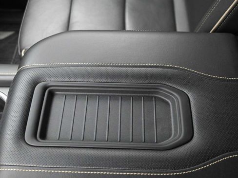 Used 2021 Chevrolet Tahoe Premier AWD/4WD image 24