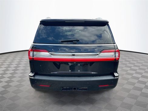 Used 2021 Lincoln Navigator Reserve image 7