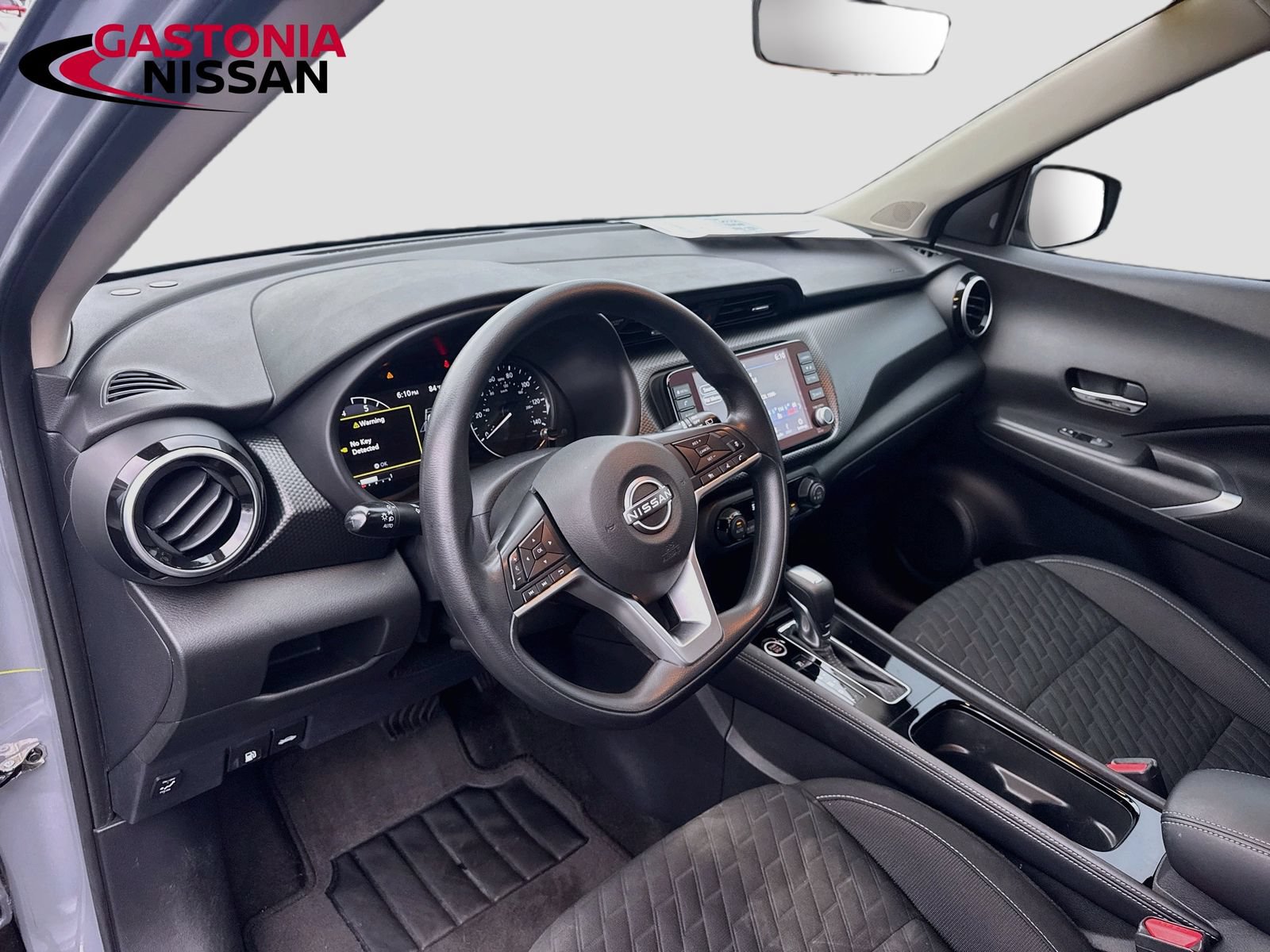 Used 2022 Nissan Kicks SV w/ Interior Electronics Package FWD image 11