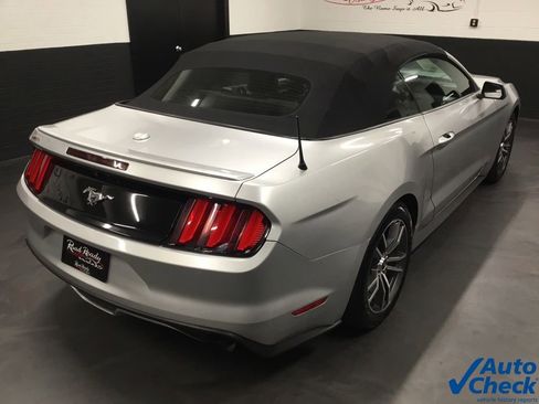 Used 2016 Ford Mustang Premium image 22