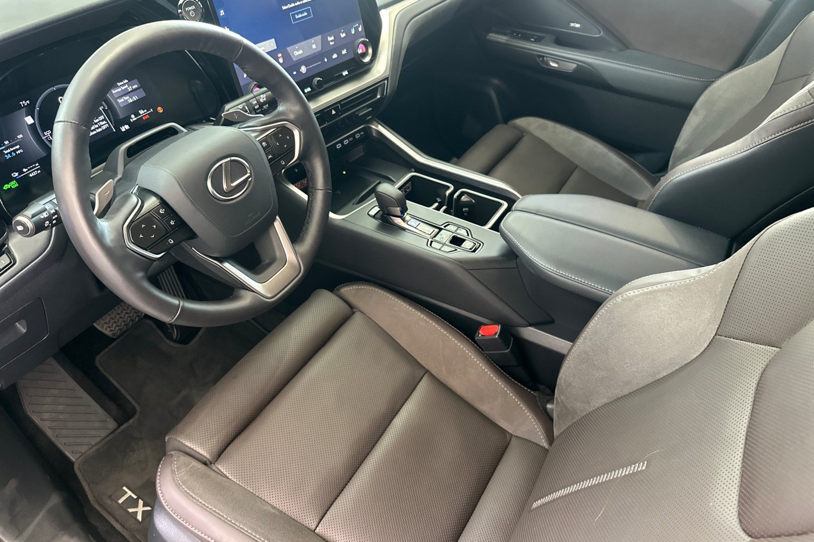 Certified 2026 Lexus TX 550h AWD Plug-In Hybrid w/ Technology Package image 11