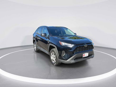 Used 2025 Toyota RAV4 LE AWD/4WD image 2