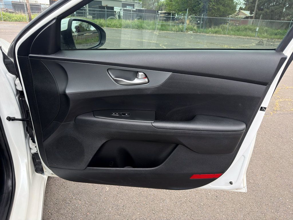 Used 2021 Kia Forte LXS FWD image 12