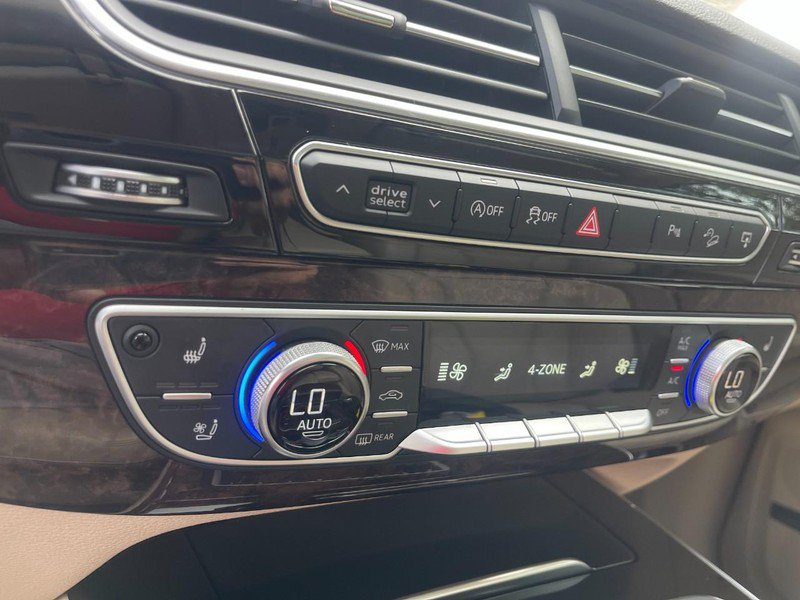 Used 2017 Audi Q7 3.0T Prestige AWD/4WD image 40