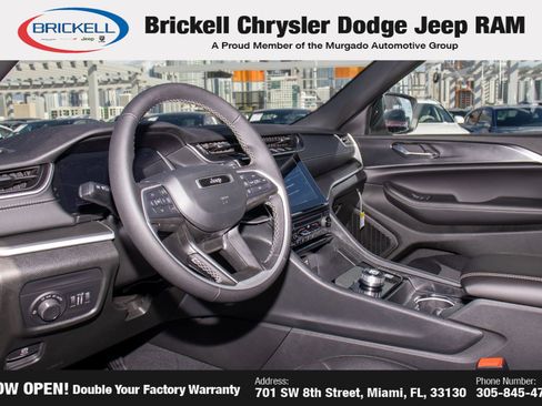 New 2025 Jeep Grand Cherokee Laredo X image 5