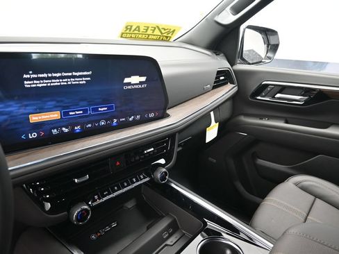 New 2026 Chevrolet Suburban High Country AWD/4WD image 23