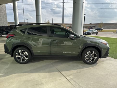 New 2026 Subaru Crosstrek 2.5i Premium image 2